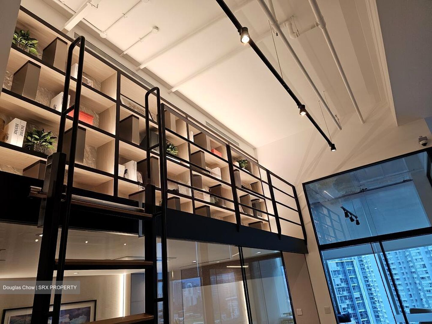 Arc 380 (D8), Office #517390061